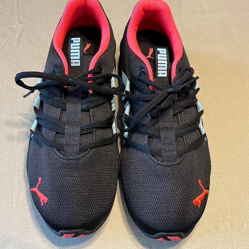 Puma optimal comfort, Soft Foam Black, Blue and Pink Sneakers Size 9.5